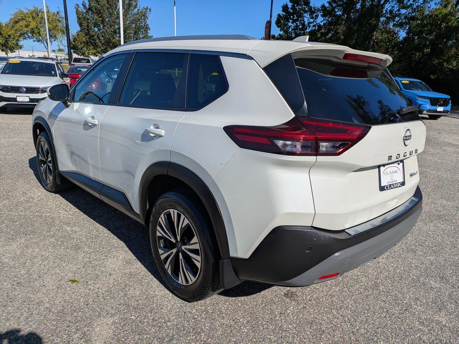 Used 2023 Pearl White Tricoat Nissan SV image 6