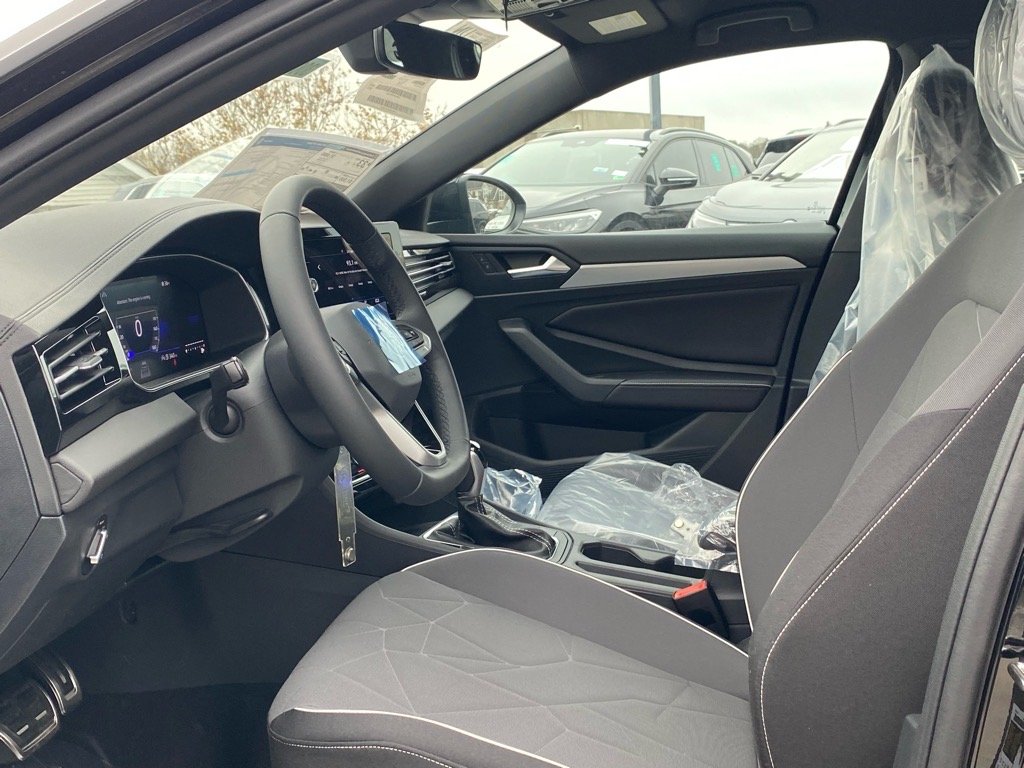 New 2026 Black Volkswagen 1.5T Sport image 7