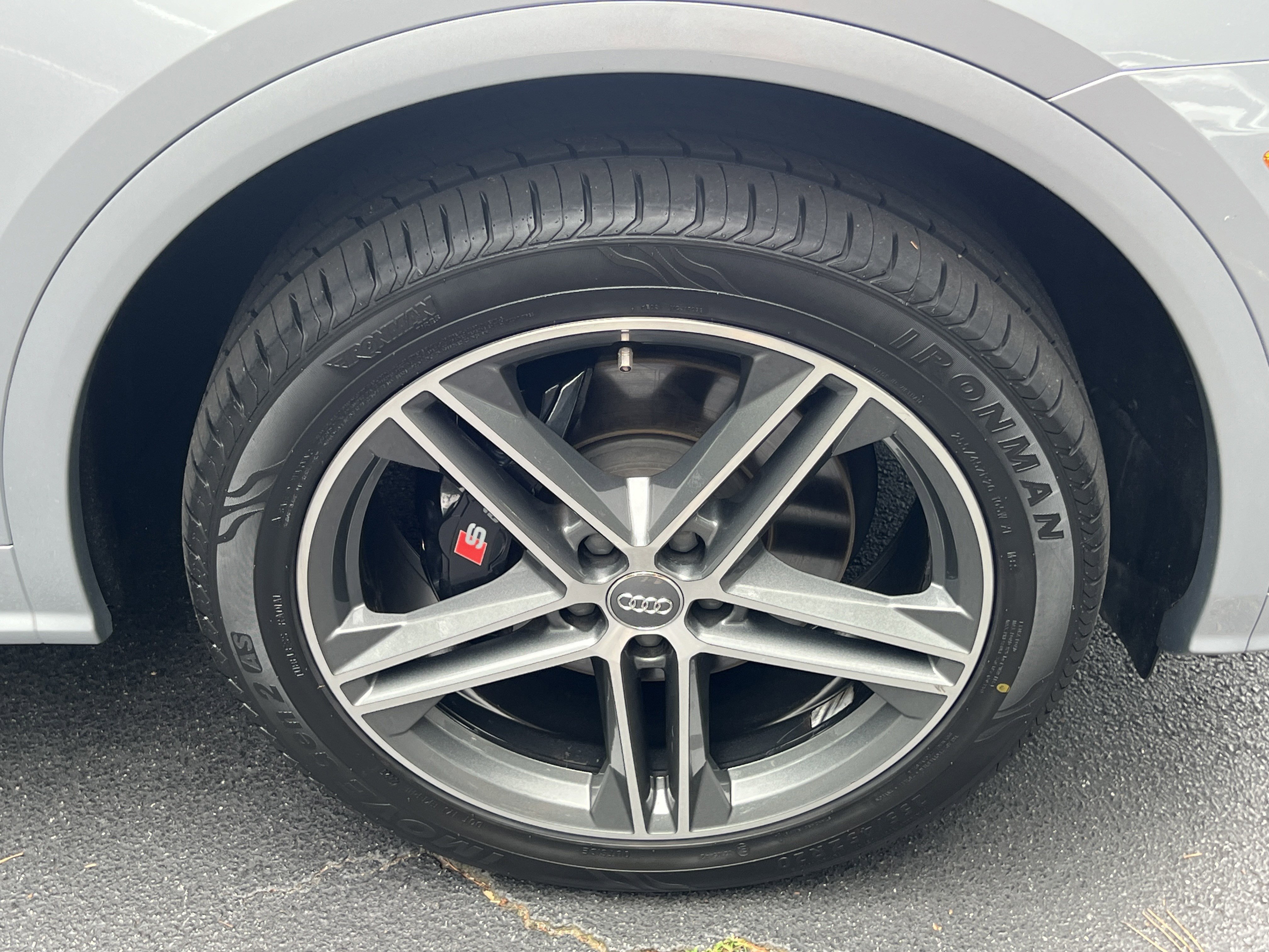 Used 2019 Florett Silver Metallic Audi Premium Plus image 16
