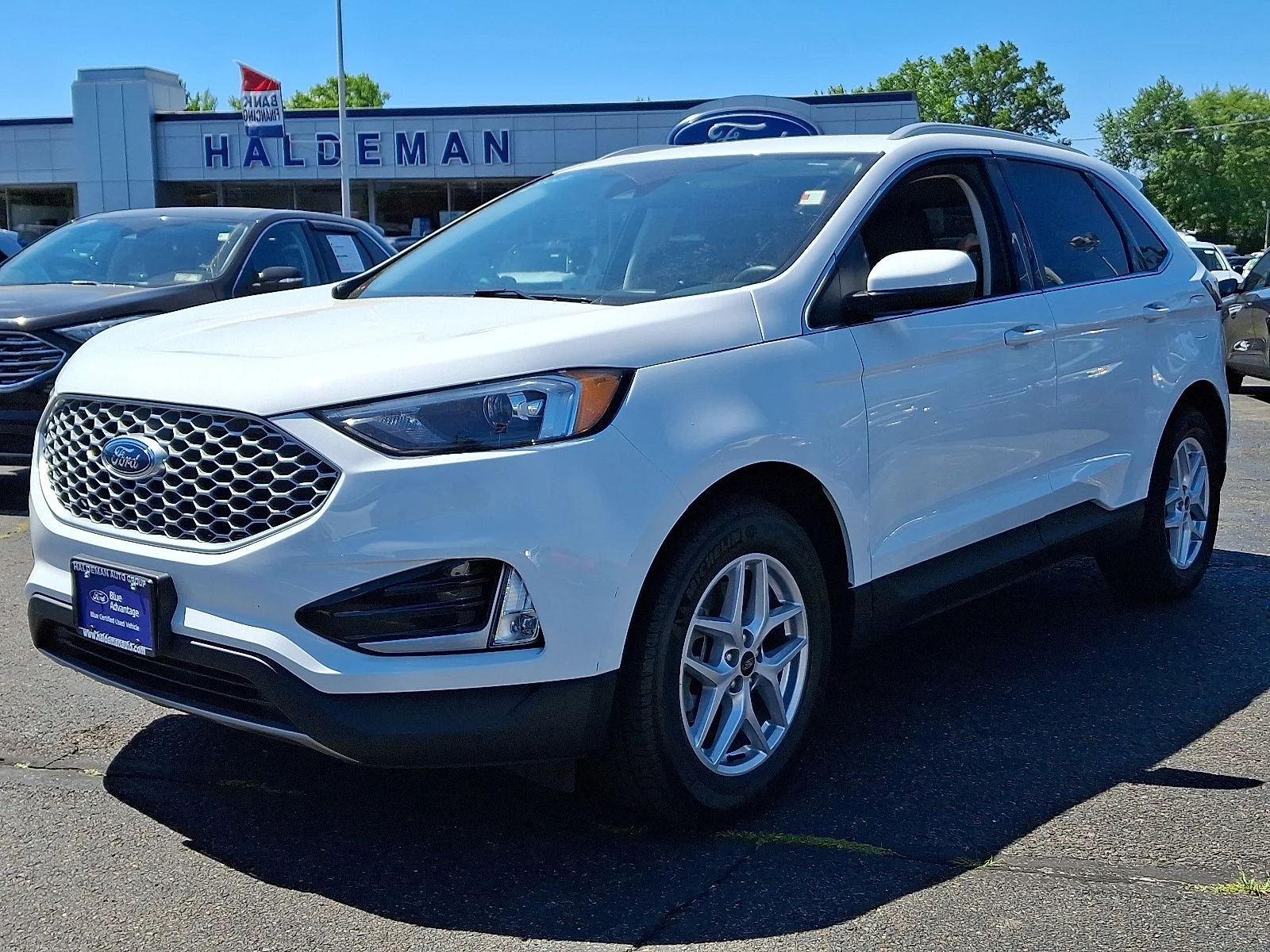Used 2023 White Ford SEL image 3