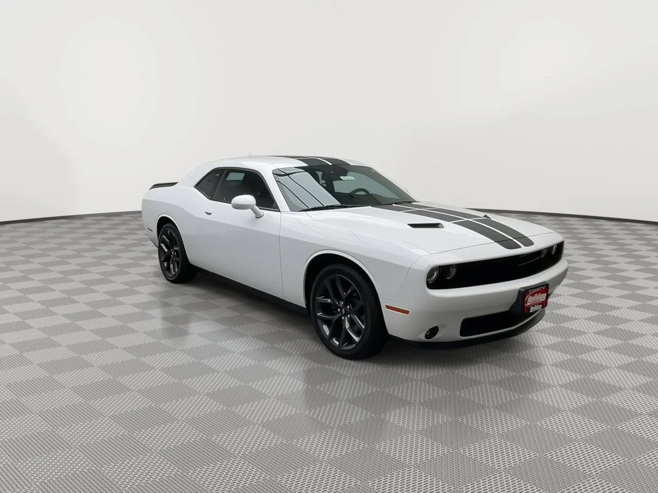 Used 2019 White Dodge SXT image 27