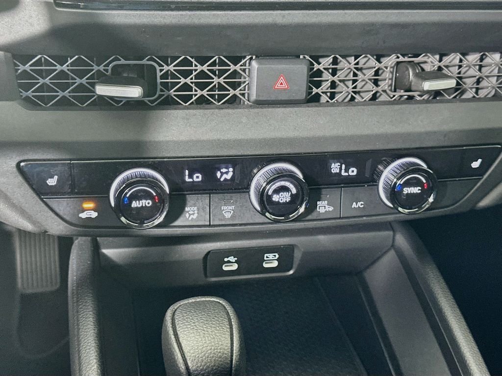 2025 Honda Accord SE - Photo 15