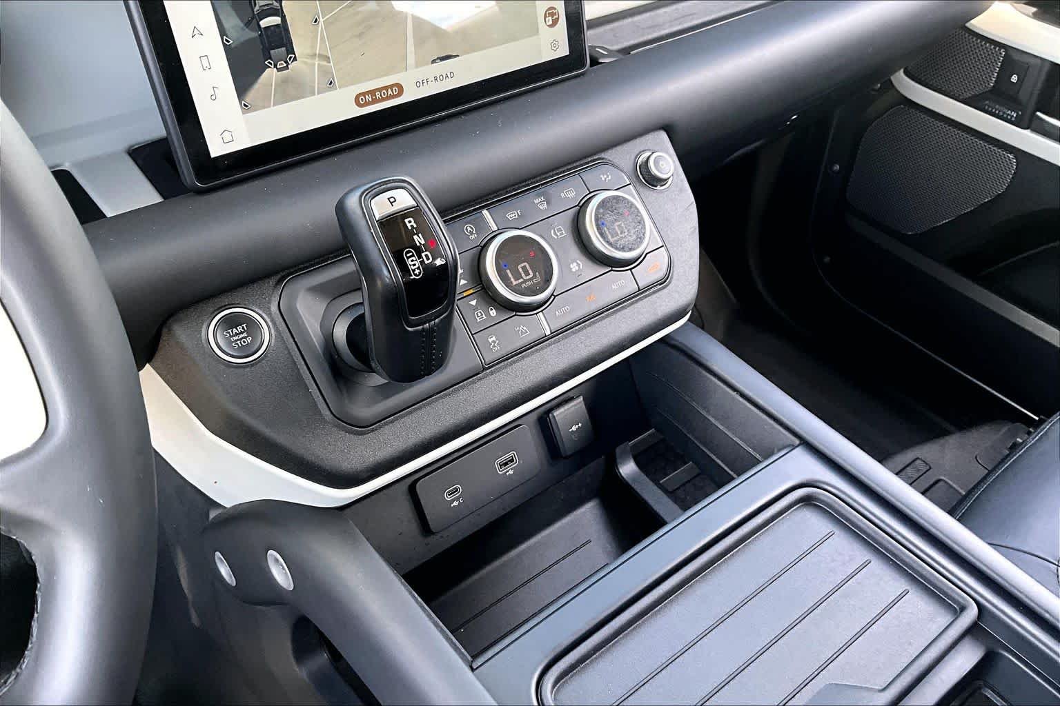 Used 2020 Eiger Grey Metallic Land Rover HSE image 15