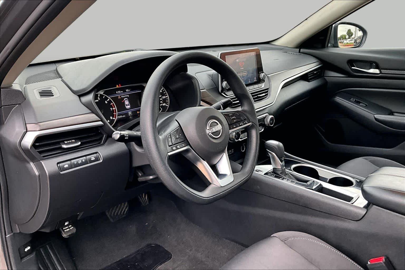 Used 2024 Gun Metallic Nissan 2.5 SV image 17