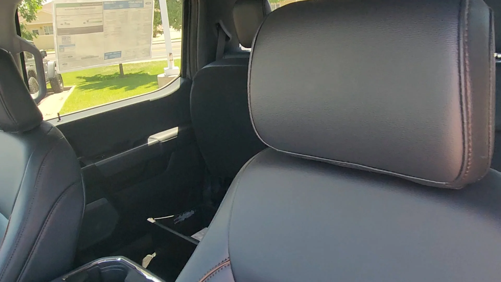 New 2026 Carbonized Gray Metallic Ford LARIAT image 17