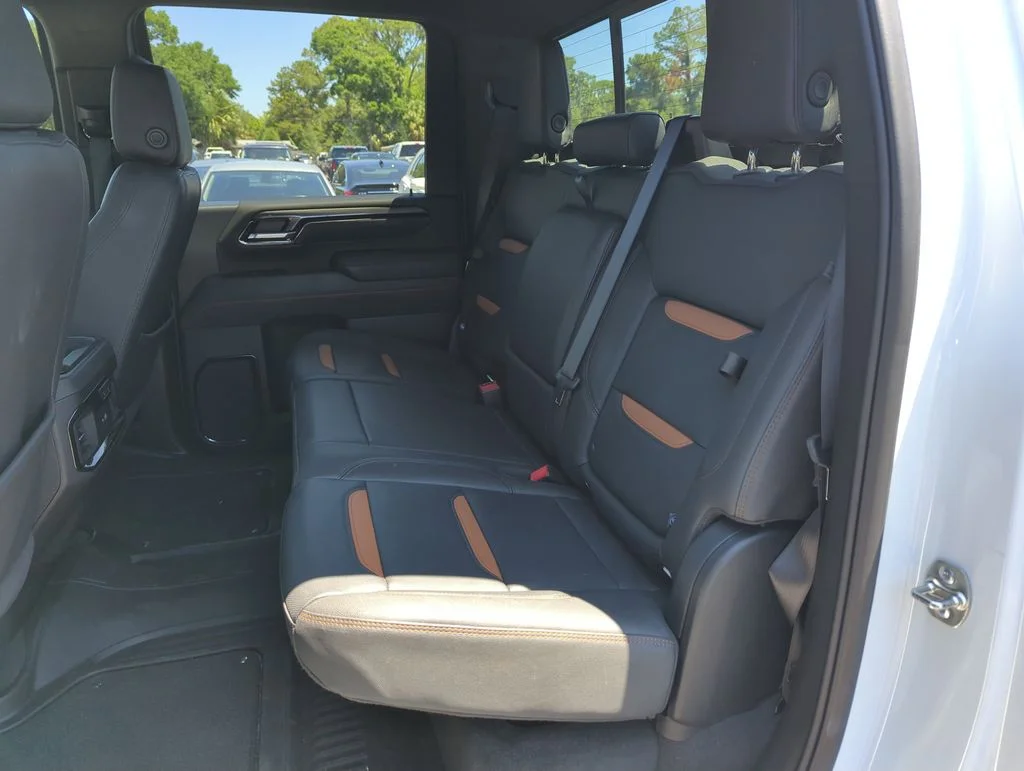Used 2025 White GMC AT4 image 30
