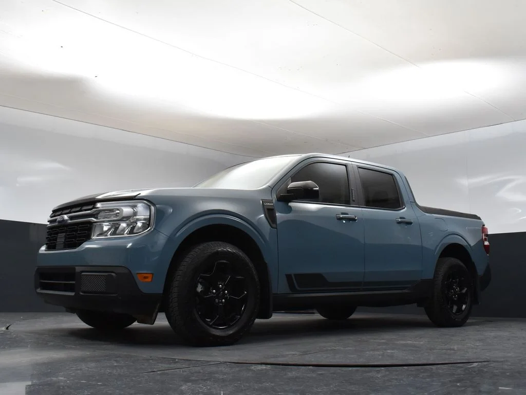 Used 2022 Blue Ford Lariat image 32