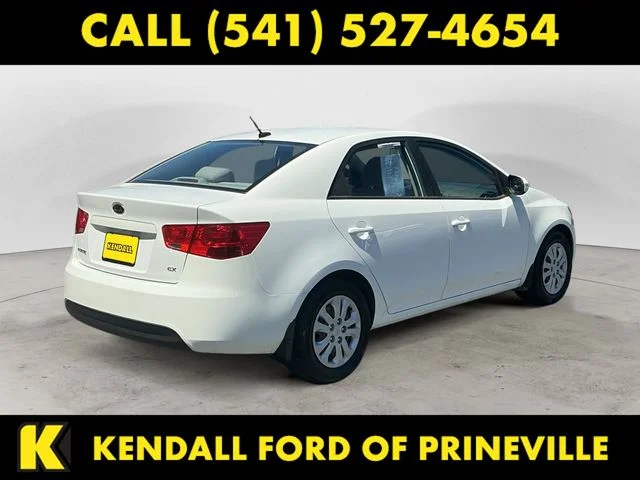 Used 2010 White Kia EX image 5