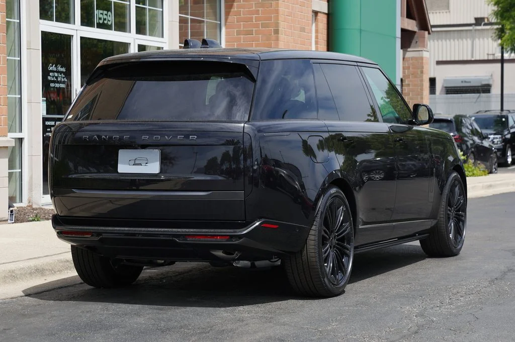 New 2026 Santorini Black Land Rover SE image 6