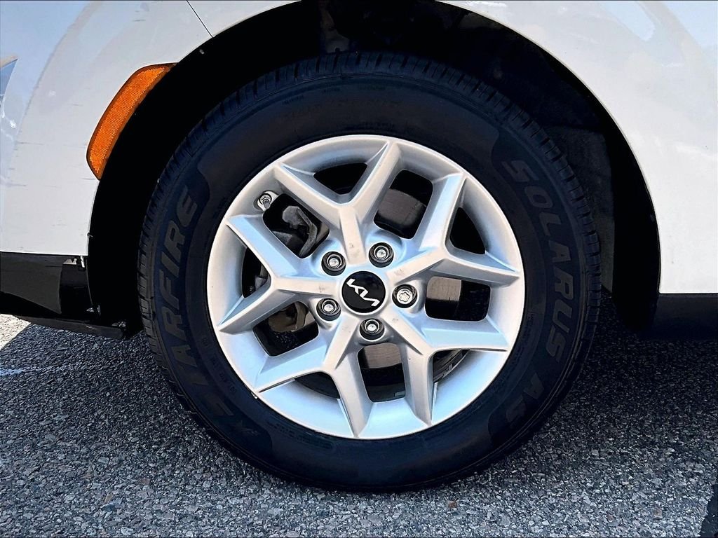 Used 2023 White Kia LX image 7