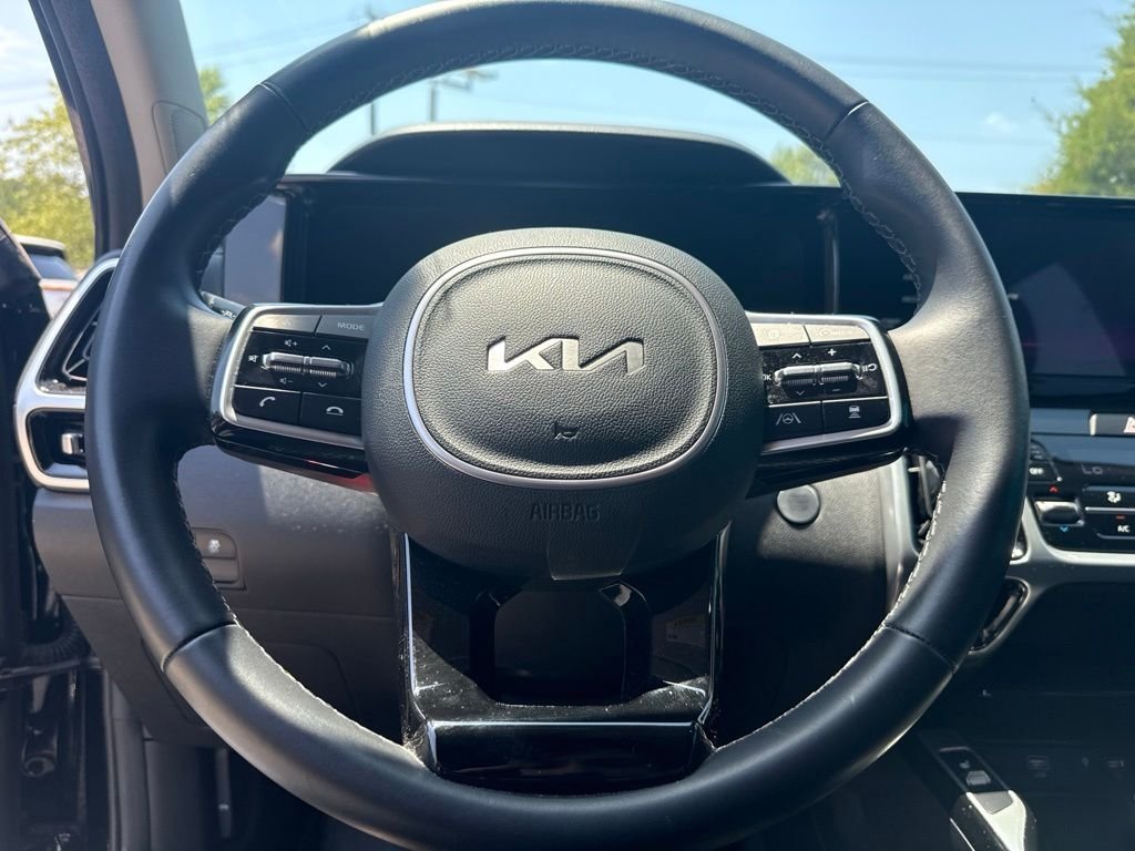 Used 2023 Black Kia SX image 7