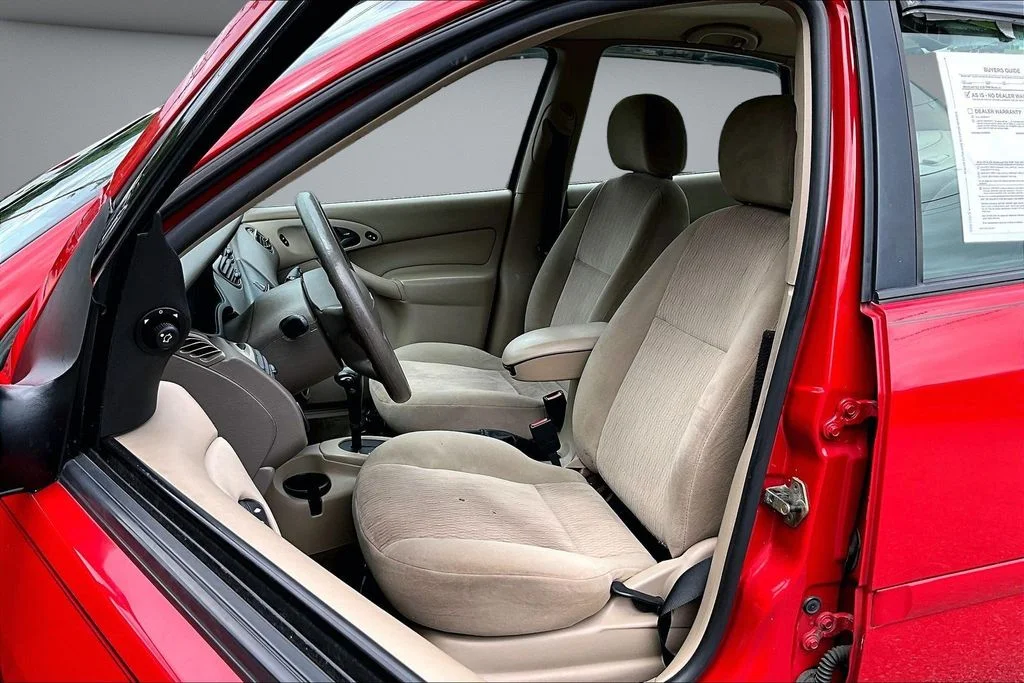 Used 2001  Ford SE image 19