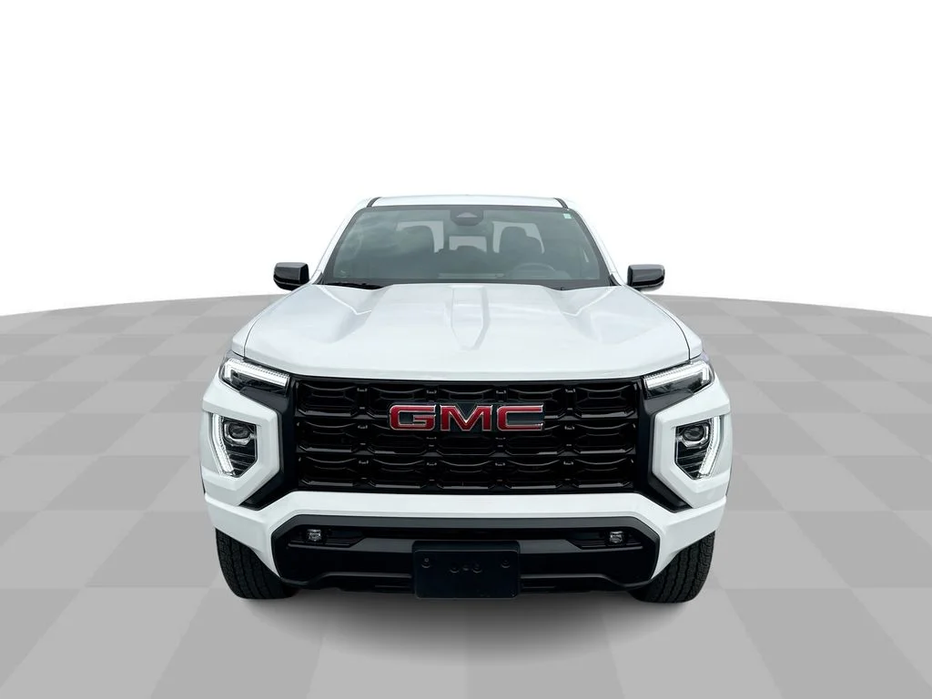 Used 2025 White GMC Elevation image 20