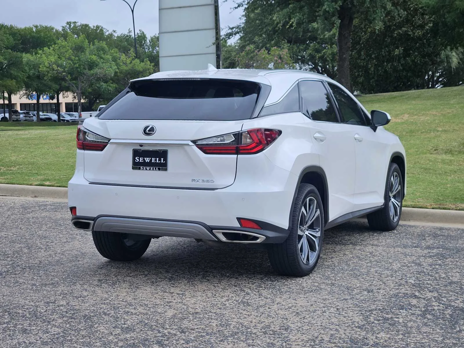 Certified Used 2022 EMINENT WHITE PEARL Lexus  image 4
