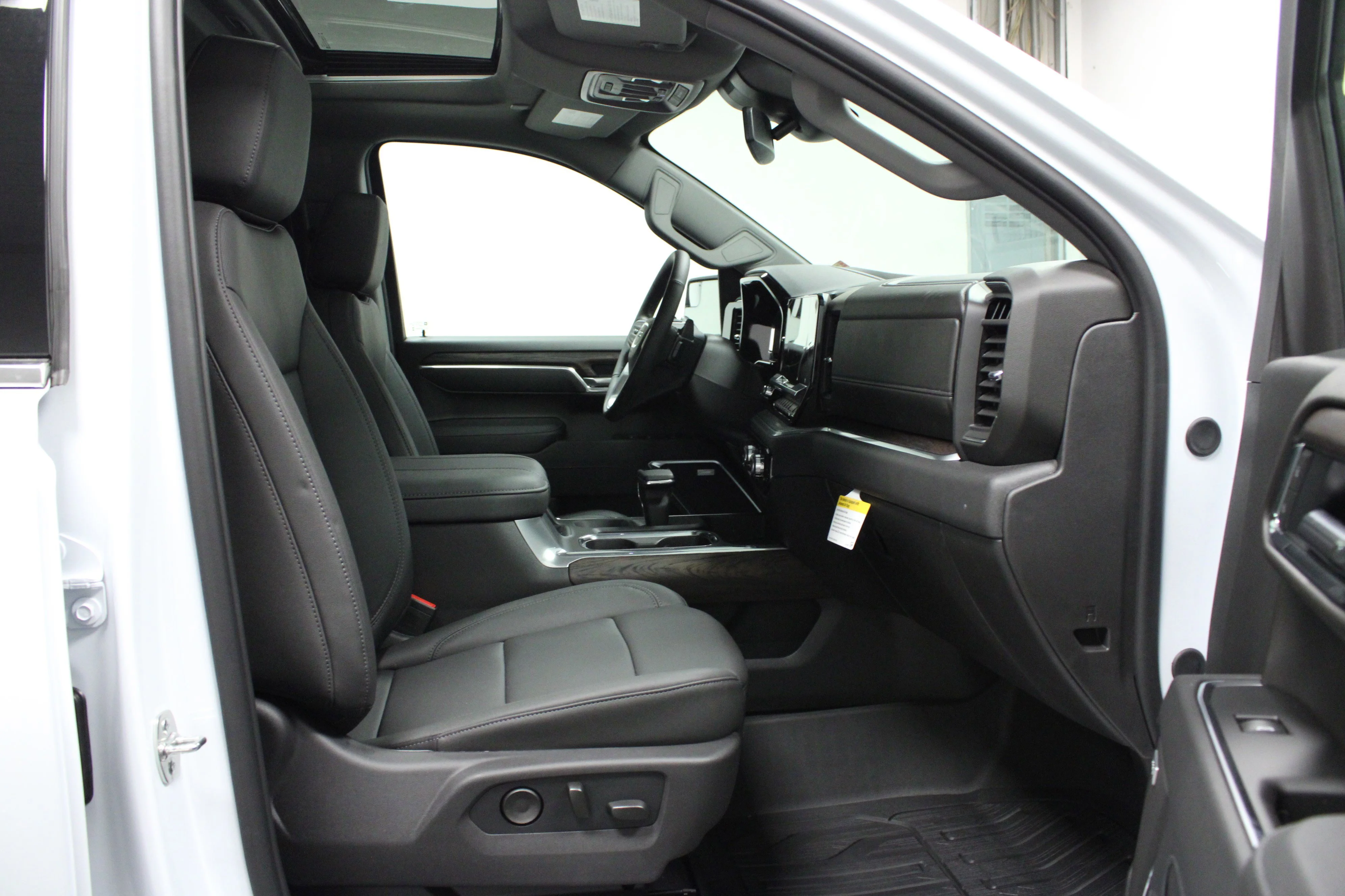 New 2026 Glacier White Tricoat GMC SLT image 16