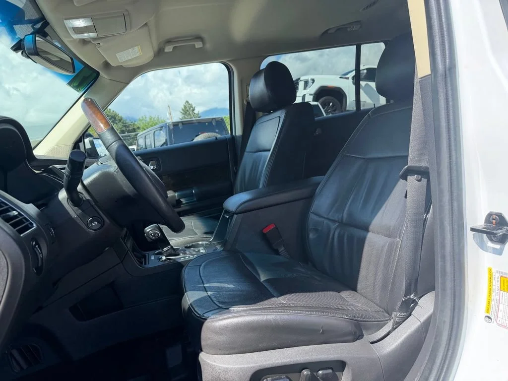 Used 2019 White Ford Limited image 9