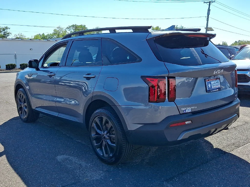 Used 2023 Silver Kia X-Line EX image 8