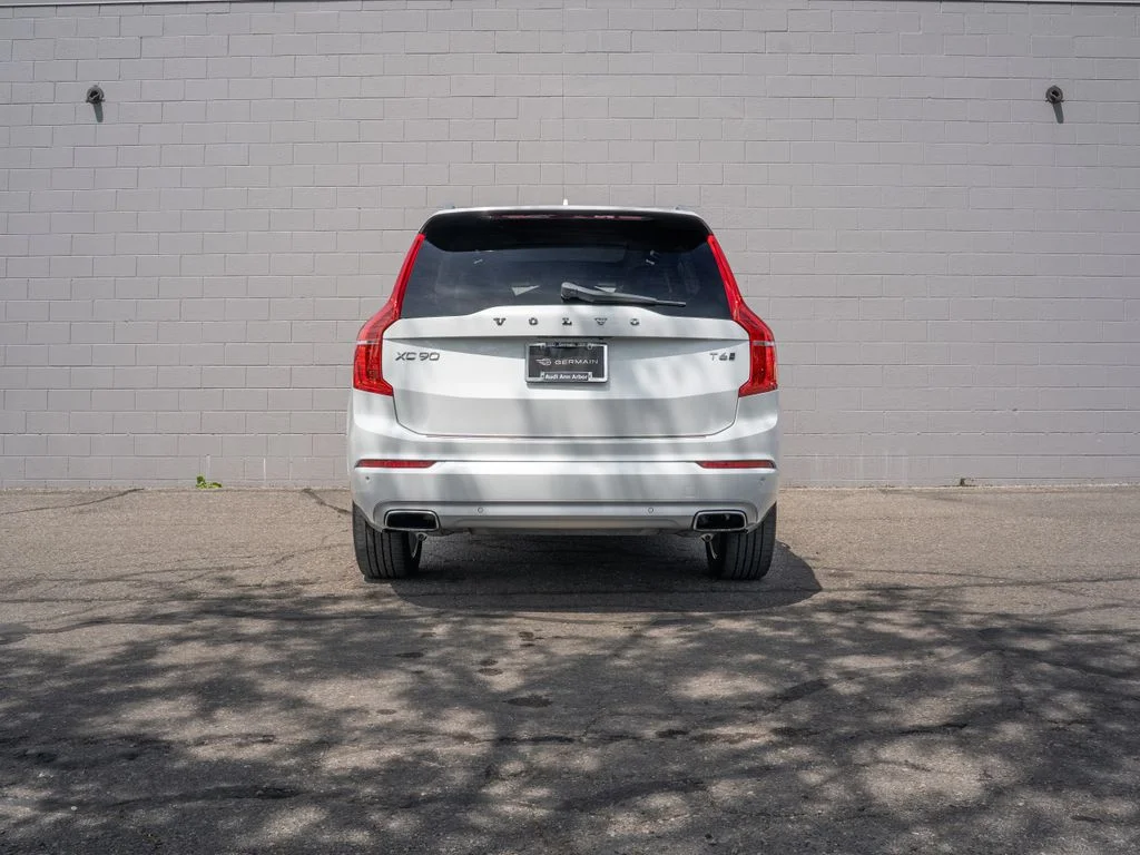 Used 2018 White Volvo T6 Momentum image 6