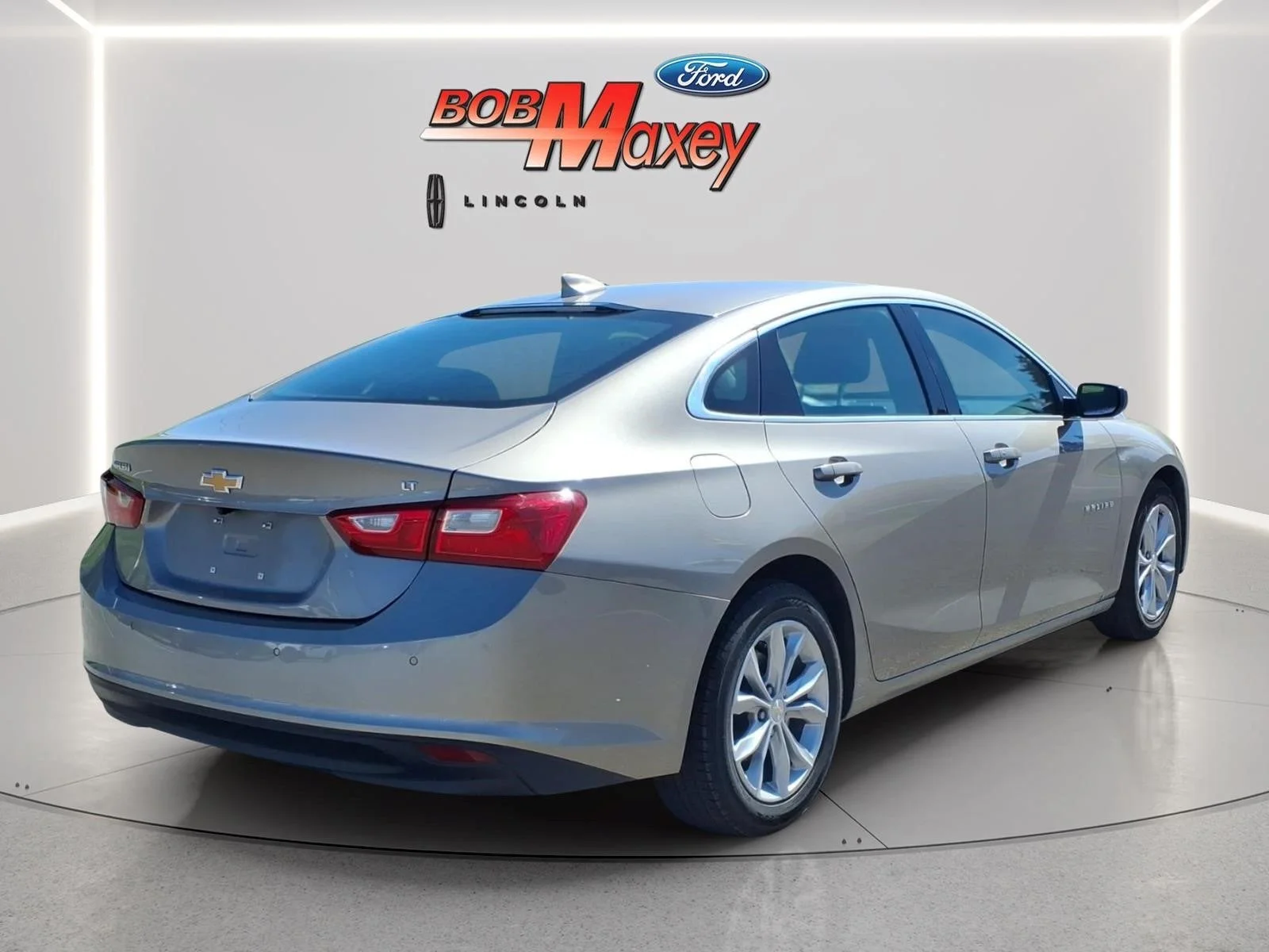 Used 2024 Mineral Gray Metallic Chevrolet LT 1LT image 4
