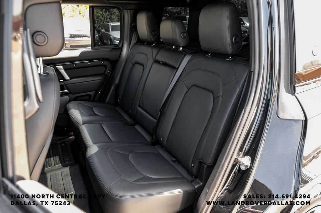 Used 2024 Black Land Rover V8 image 41