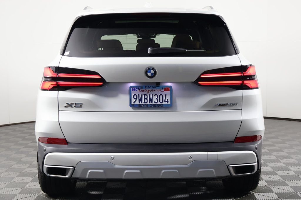 Certified Used 2026 White Metallic BMW xDrive40i image 5