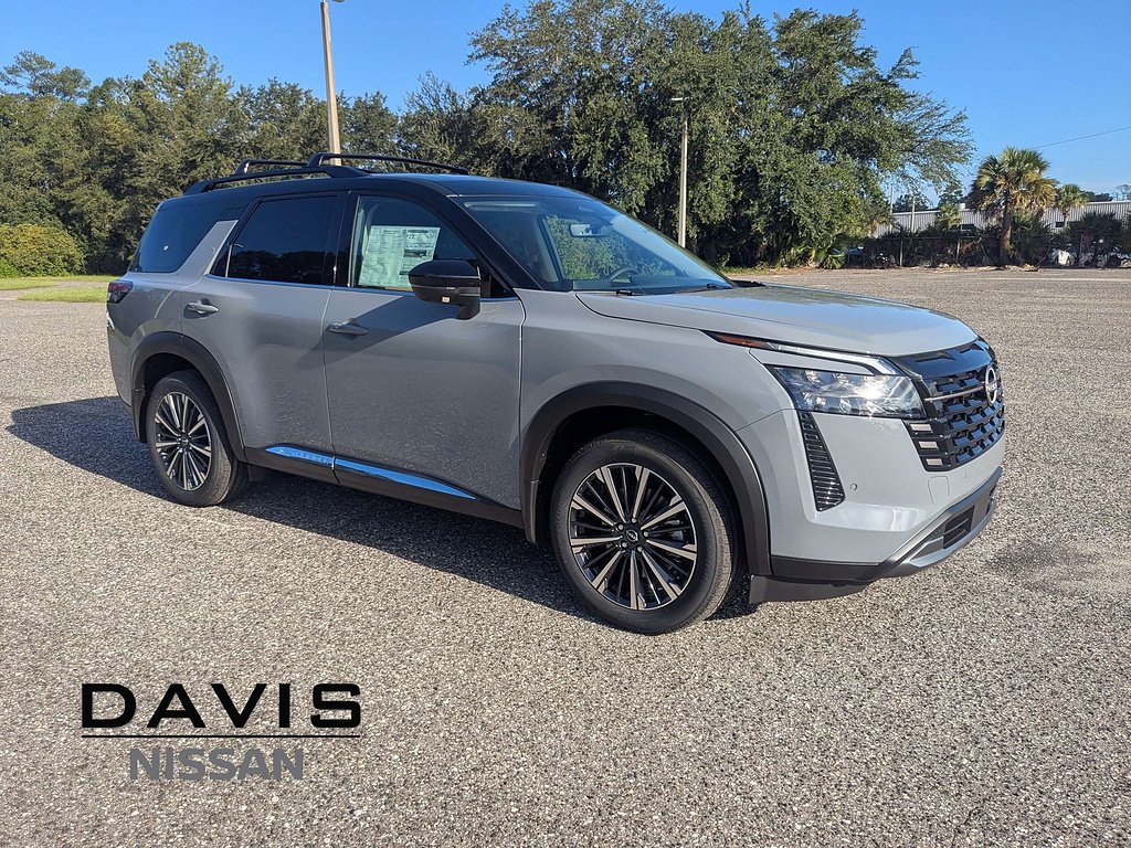 New 2026 Boulder Gray Pearl / Super Black Two-tone Nissan Platinum image 2