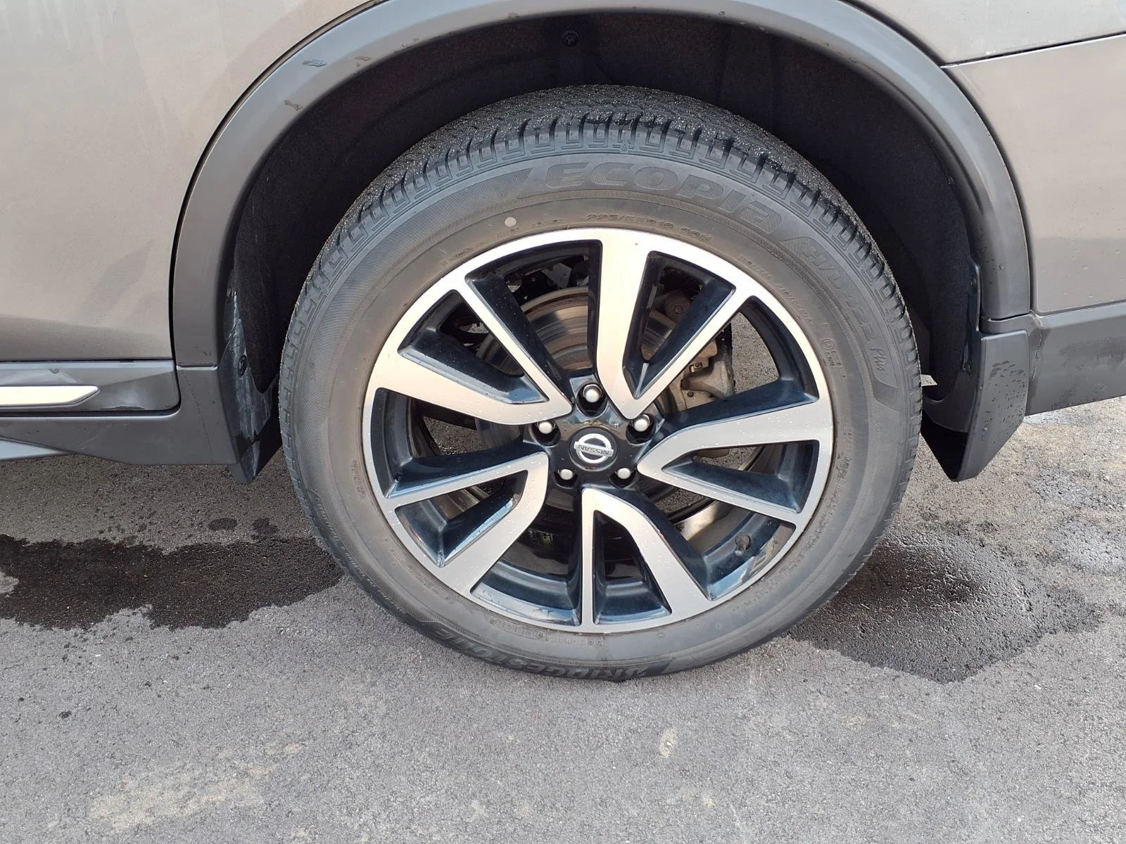 Used 2019 Gun Metallic Nissan SL image 20
