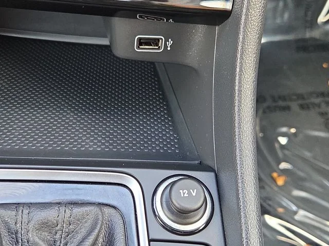 Used 2019 Blue Volkswagen SEL image 11