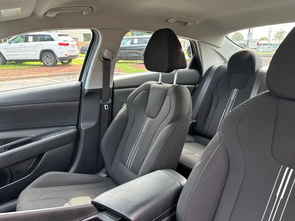 Used 2024 Gray Hyundai SEL image 13