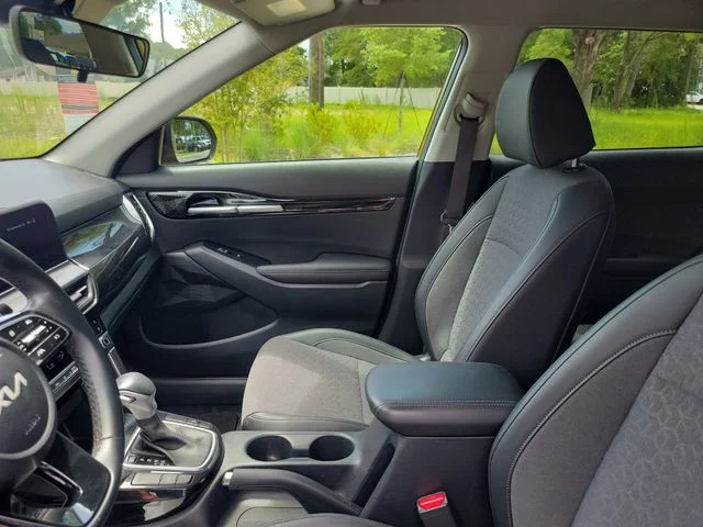 Used 2024 Green Kia S image 18