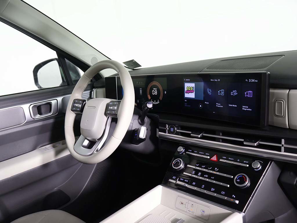Used 2024 Gray Hyundai SE image 33