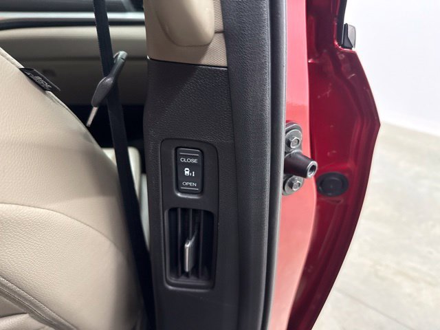 Used 2022 Radiant Red Honda Touring image 28