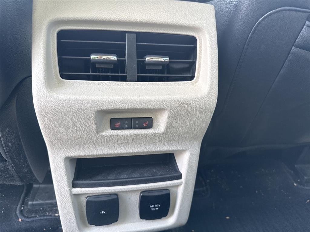Used 2018 White Platinum Metallic Tri-Coat Ford Titanium image 16