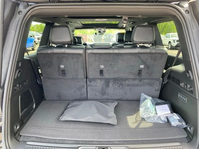 New 2026 High Gloss Black Exterior Paint Jeep Limited Altitude image 25