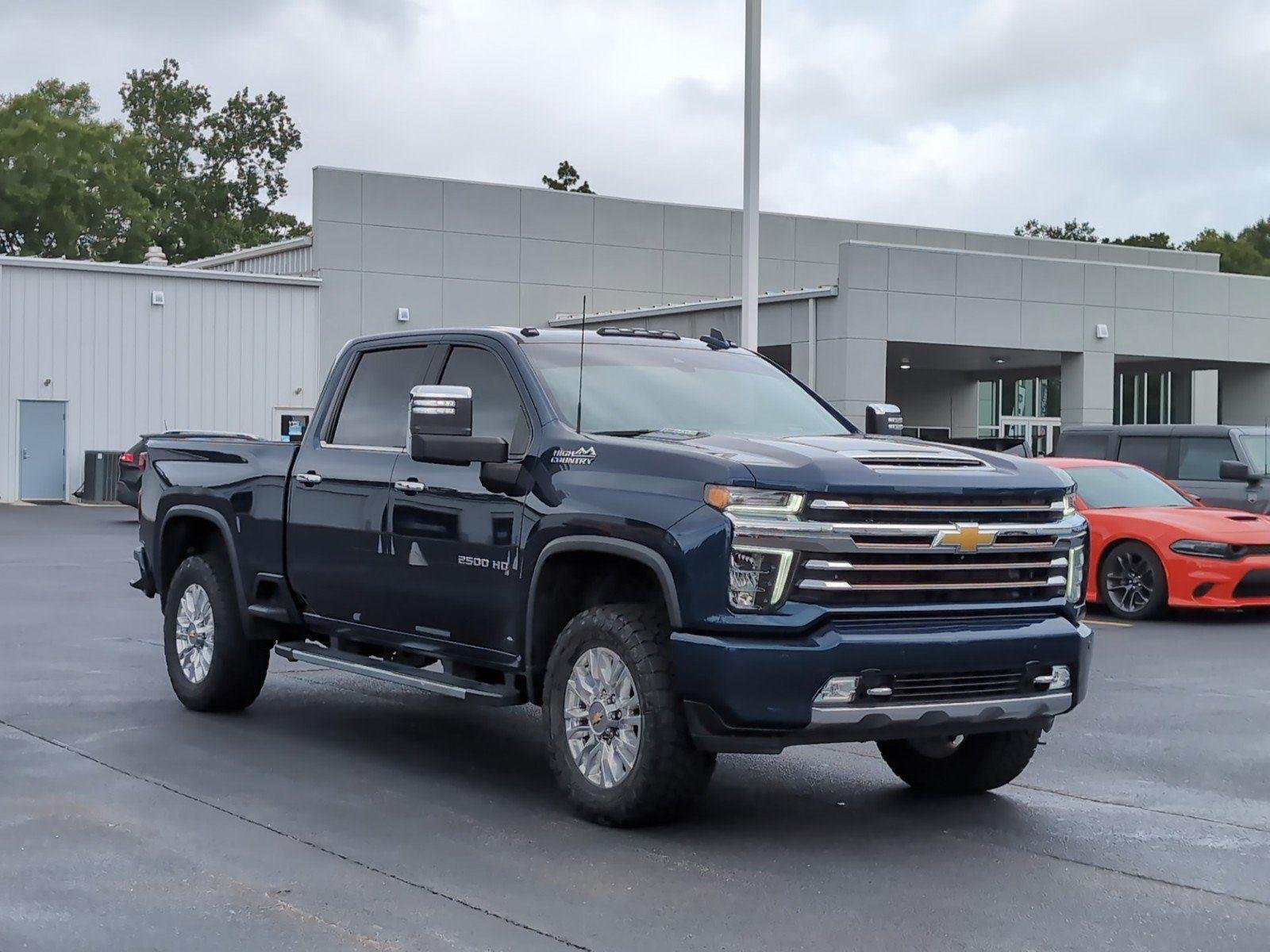Used 2022 Northsky Blue Metallic Chevrolet High Country image 9