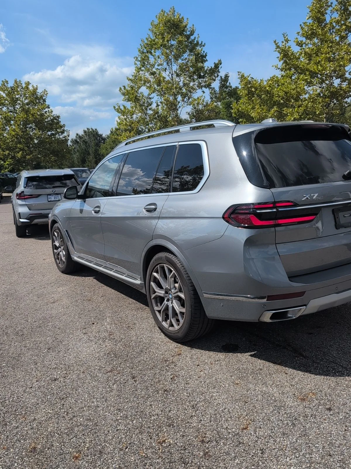 Used 2024 Gray BMW  image 3