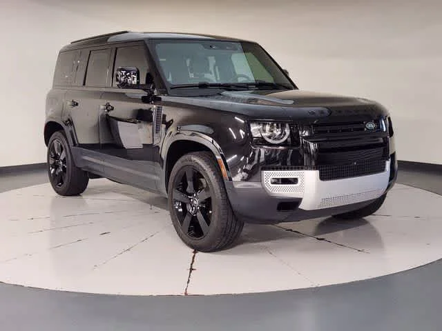 Used 2024 Santorini Black Metallic Land Rover S image 7