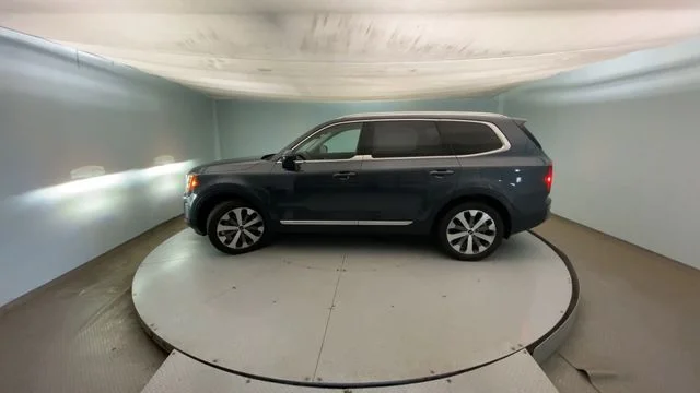 Used 2022 Gray Kia EX image 7