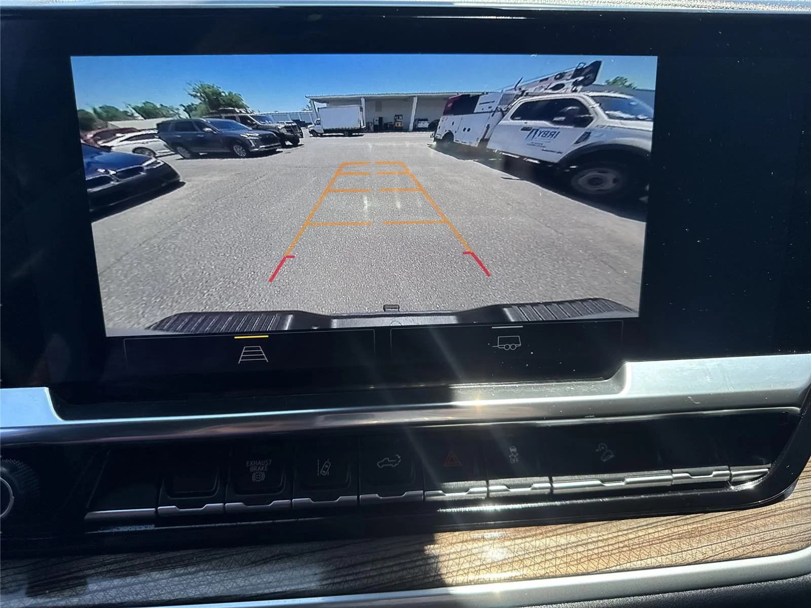 Used 2025 Summit White Chevrolet LT image 25