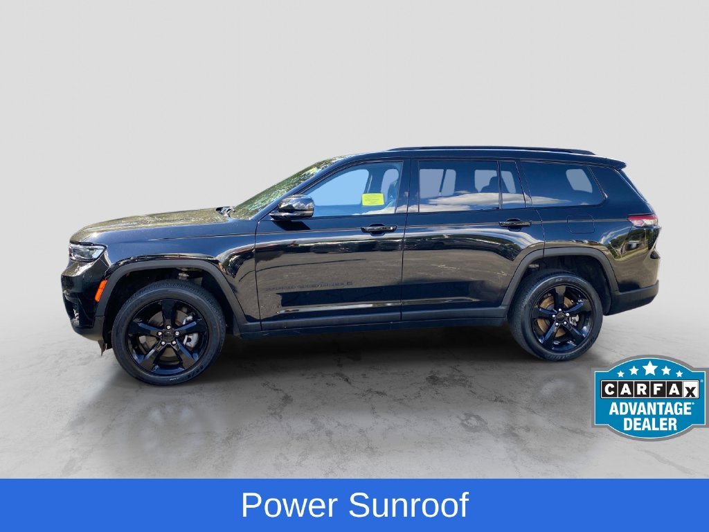 Used 2023 Black Jeep Altitude image 3