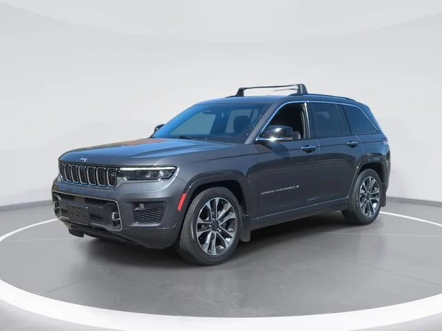 Used 2022 Gray Jeep Overland image 1