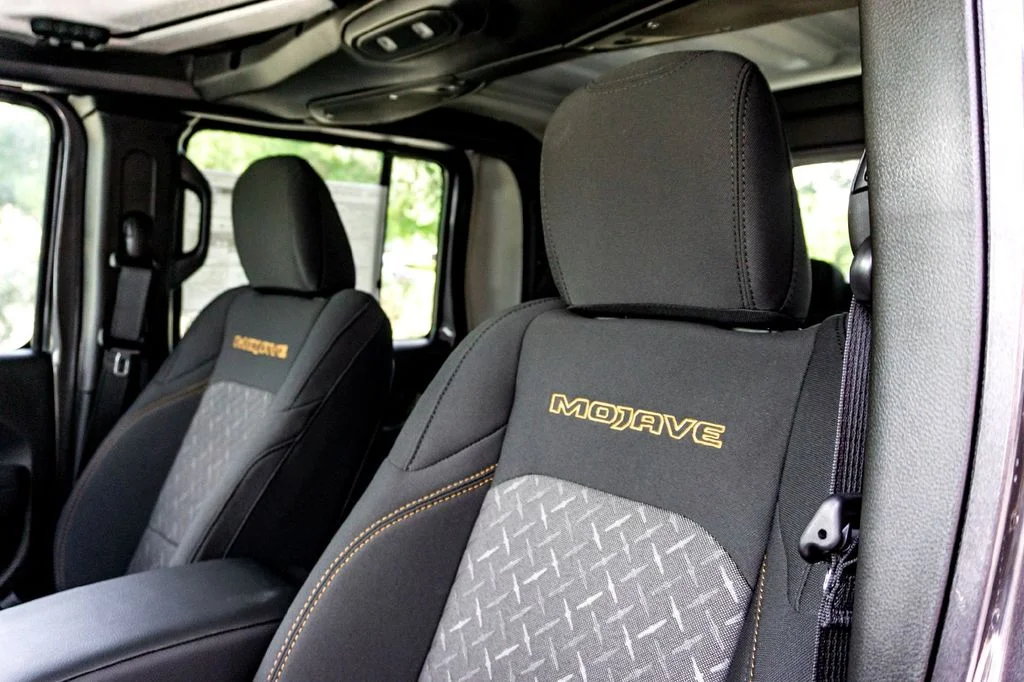 New 2025 Gray Jeep Mojave image 9