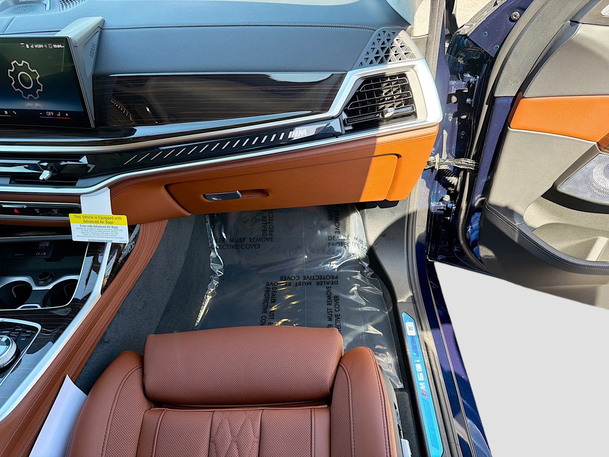 New 2027 Tanzanite Blue II Metallic BMW M60i image 17
