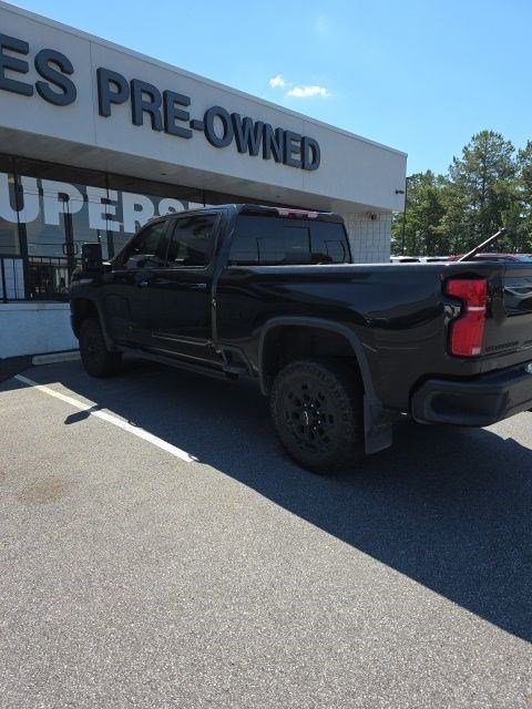 Used 2024 Black Chevrolet High Country image 2