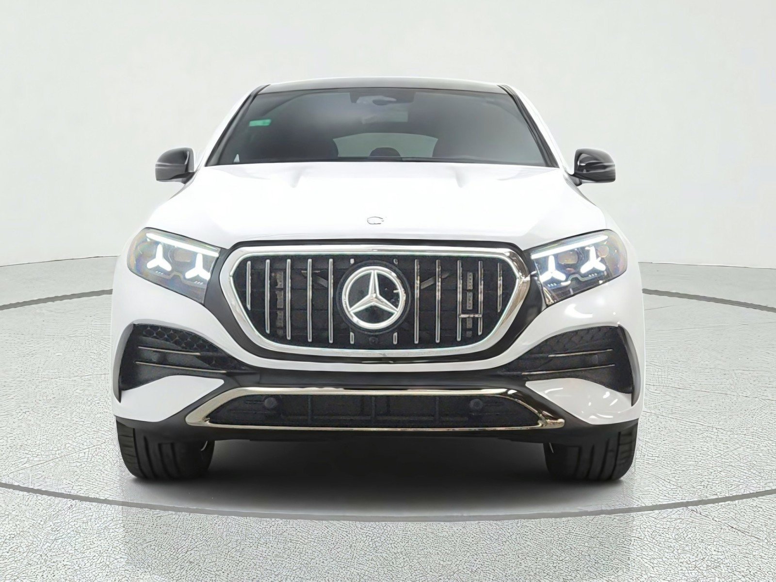 New 2027 MANUFAKTUR Moonlight White Metallic Mercedes-Benz AMG® GLE 53e 4MATIC+ Coupe image 23