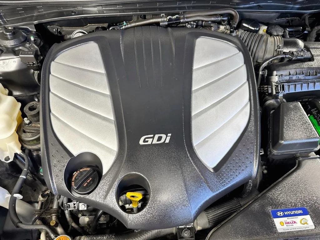 Used 2016 Black Hyundai Base image 38