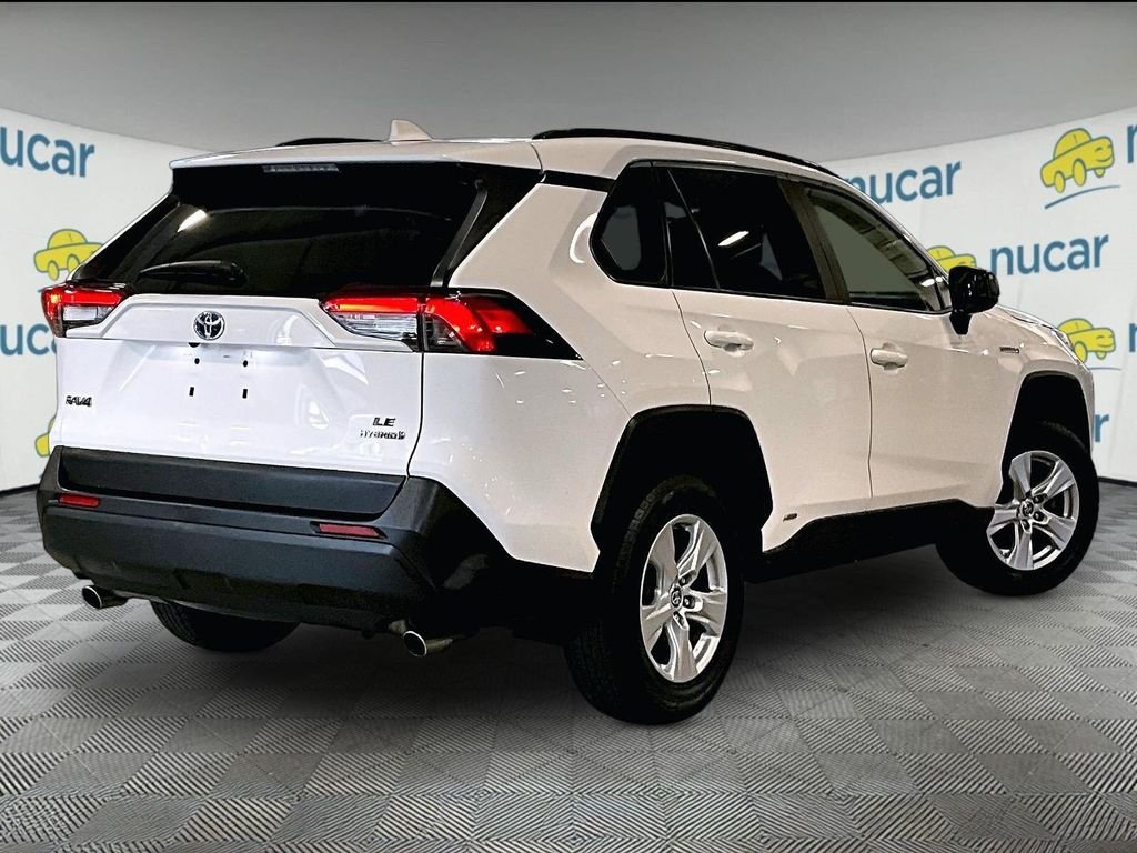 Used 2020 White Toyota LE image 6