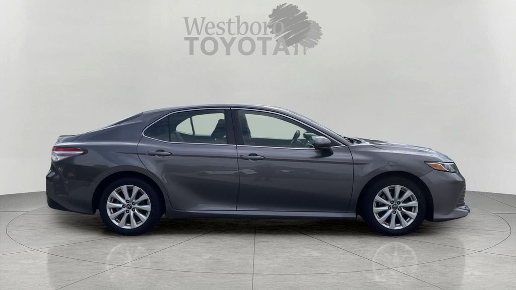 Used 2018 Gray Toyota LE image 7