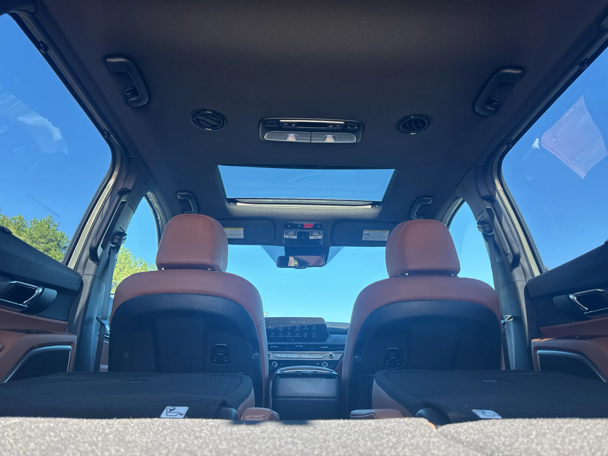 Used 2025 Jungle Green Kia EX X-Line image 17