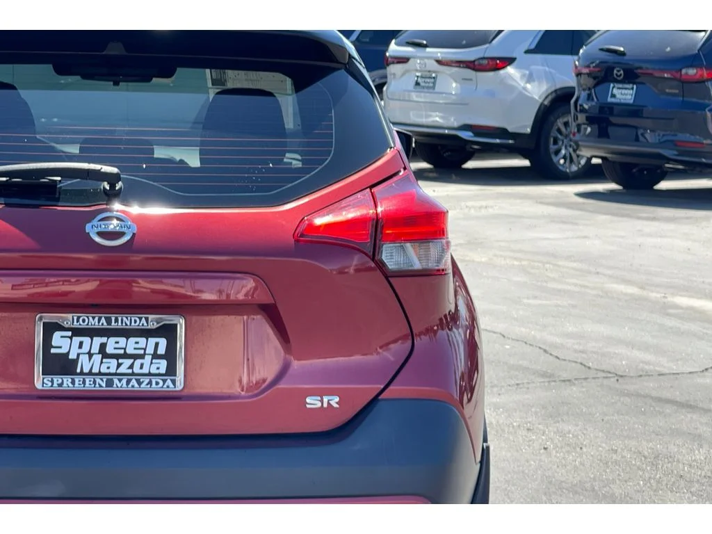 Used 2018 Cayenne Red/Super Black Nissan SR image 16